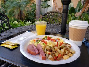 Homewood Suites San Diego Del Mar - Outdoor Breakfast 
